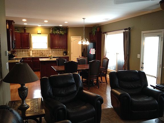 Family Rm- View to Kitchen