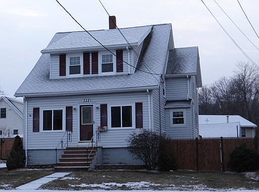 2nd image of 228 Essex St