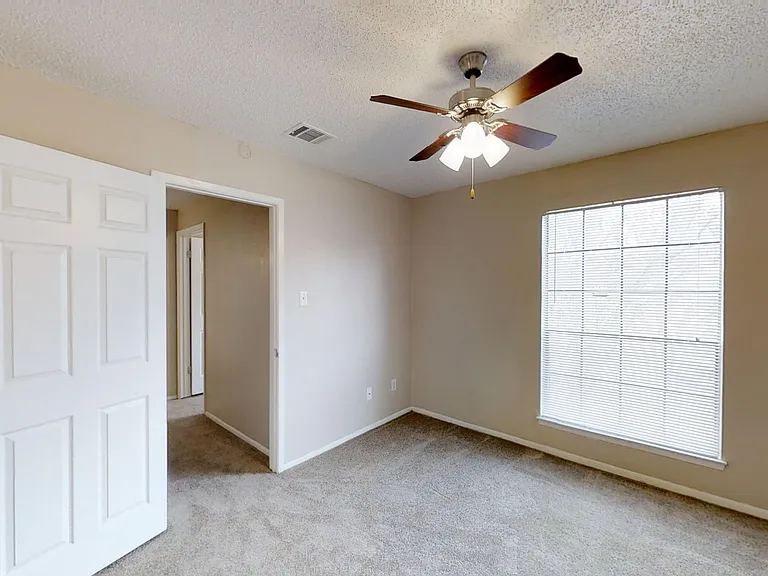 Willow Hill Apartments — Photo 43