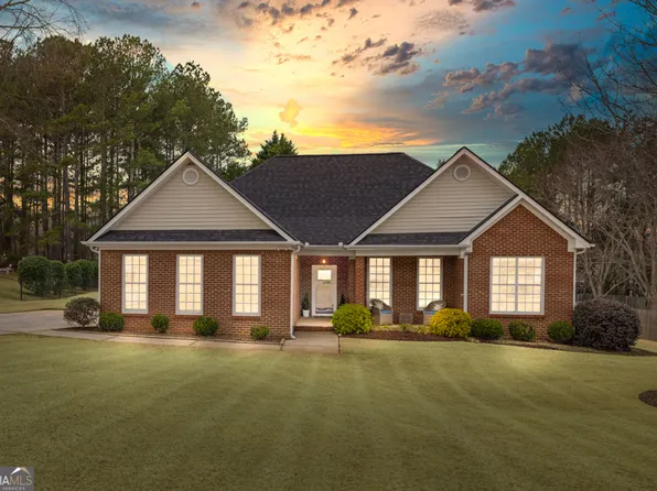 714 Michael Dr, Winder, GA 30680