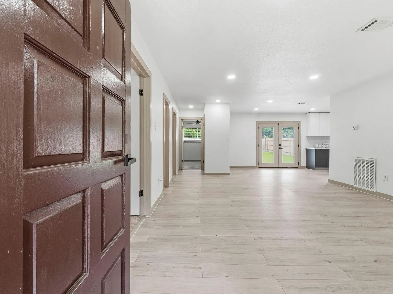 4 bed, 2.0 bath, 1412 sqft, $1,650 — Photo 4