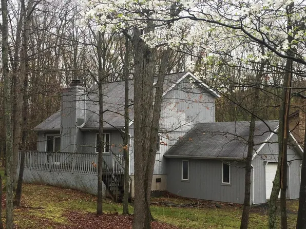1 Allegheny Dr, Hazleton, PA 18202