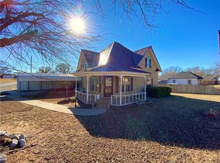 234 E Main St, Hydro, OK 73048