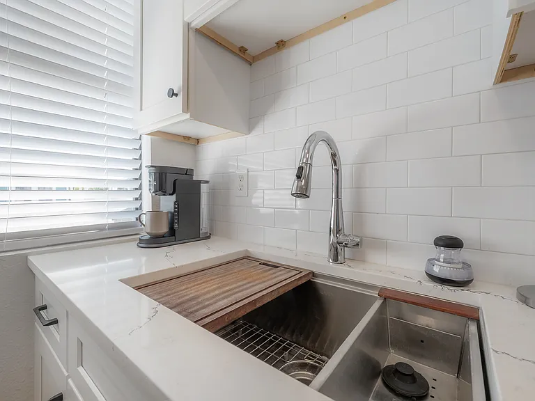 317 W Curtis St — Photo 14