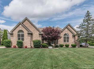 4823 Sawgrass Dr W, Ann Arbor, MI
