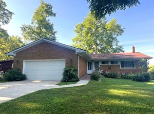 10262 Faussett Rd, Fenton, MI 48430