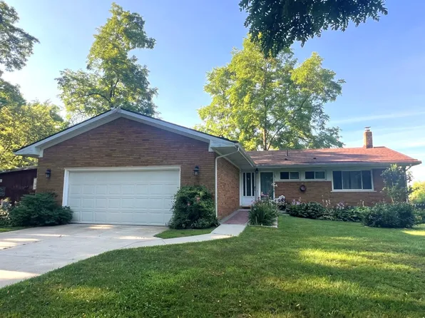 10262 Faussett Rd, Fenton, MI 48430