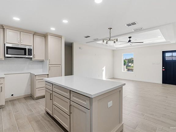 4th image of 5635 Gardenia St