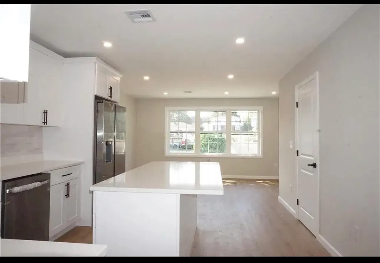 2 bed, $1,800 — Photo 4