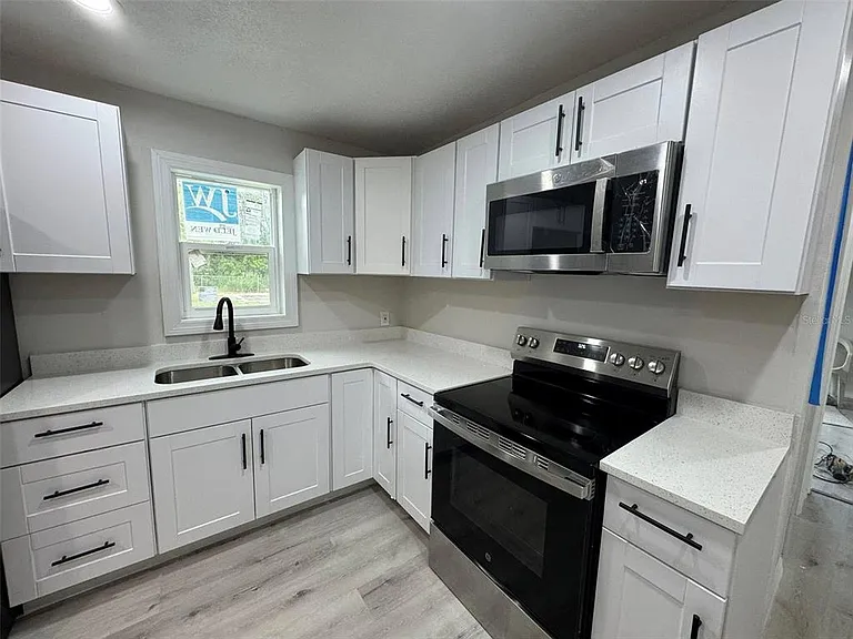 2549 Olive Ave — Photo 7