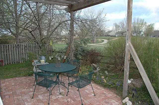 556 W Sycamore St — Photo 11