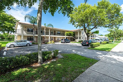 8705 NW 38th Dr #3A Photo 1