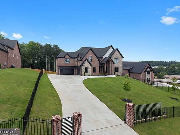 3rd image of 405 Thunder Rd