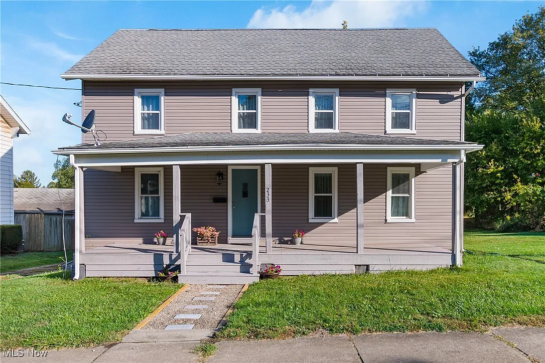 233 Nassau St W photo 1