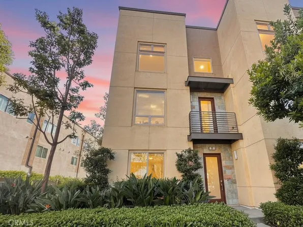 27 Soho, Irvine, CA 92612