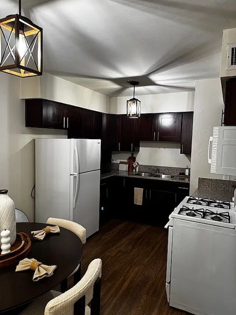 3 bed, 982 sqft, $1,000 — Photo 4