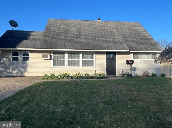 187 Kenwood Dr S, Levittown, PA 19055