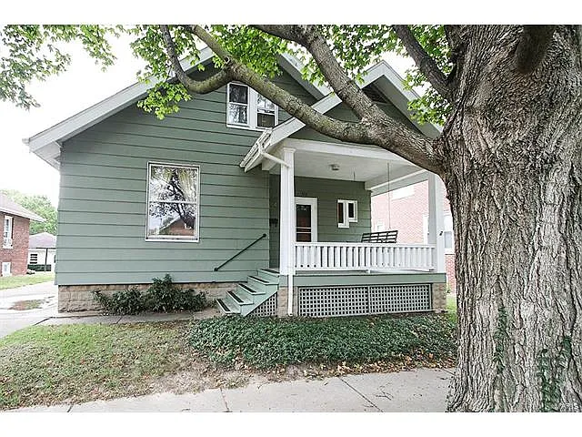 716 12th St photo 1