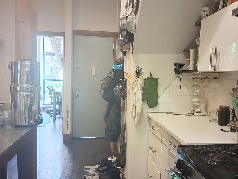 758 Willoughby Ave #2 — Photo 7