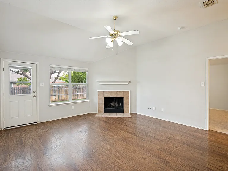 3705 Hermalinda Dr — Photo 5