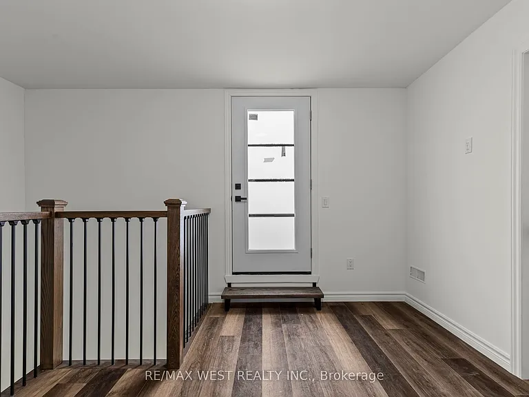 119 Town Line Rd E #D208 — Photo 33