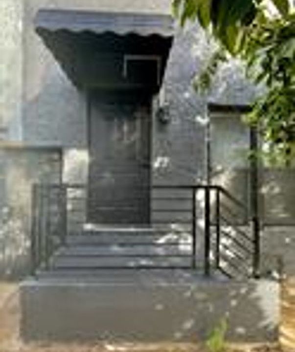 1st image of 2007 N Front St