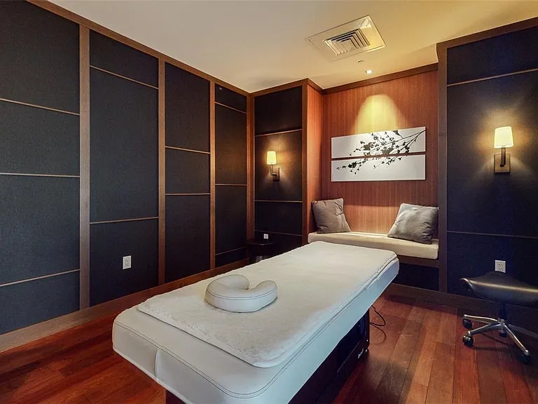 888 Kapiolani Blvd #1603 — Photo 29