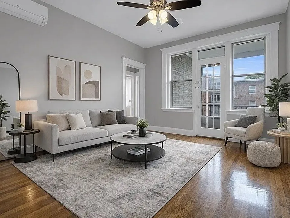331 Summit Ave #301