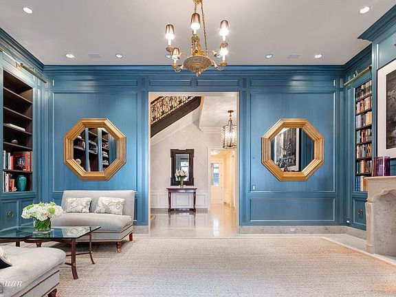 3rd image of 22 W 74th St