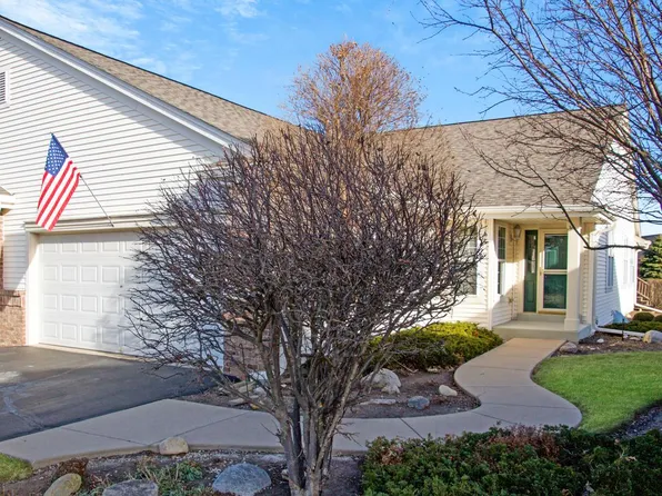 865 Sweetbriar DRIVE #2, Elkhorn, WI 53121