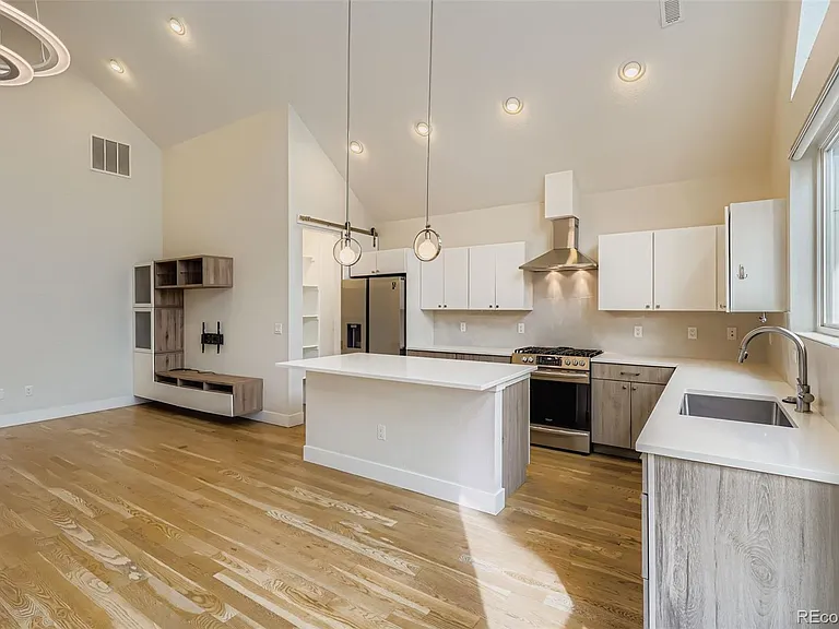 3411 N Albion St #2 — Photo 4