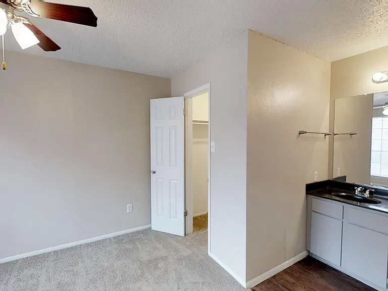 Willow Hill Apartments — Photo 50