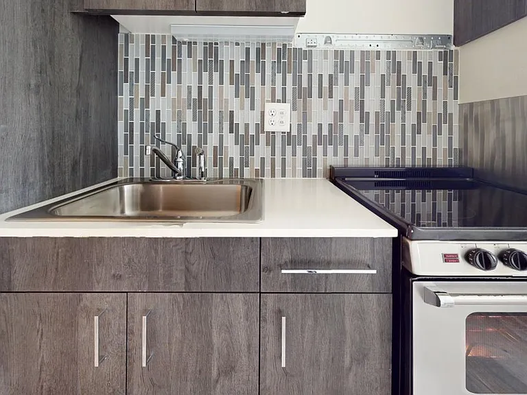 Welcome to AV Lofts! Beautiful views plus in-unit laundry! Up to 8 weeks free! — Photo 61