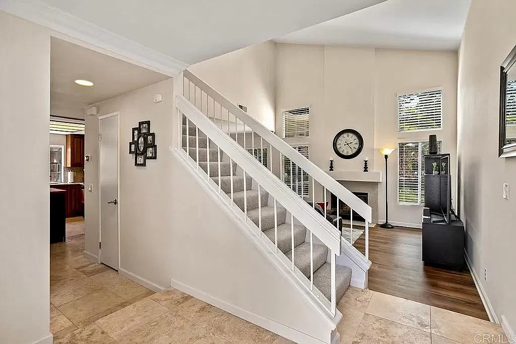 1710 Avenida Vista Labera — Photo 3