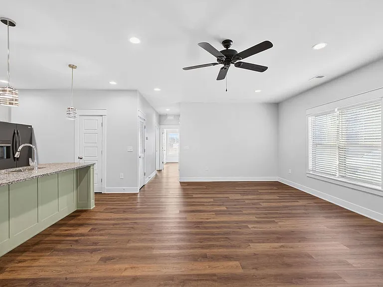 2805 Raintree Dr — Photo 3