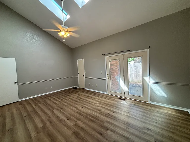 1302 Briar Creek Rd — Photo 14