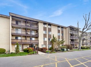 650 Murray Ln Unit 203, Des Plaines, IL 60016