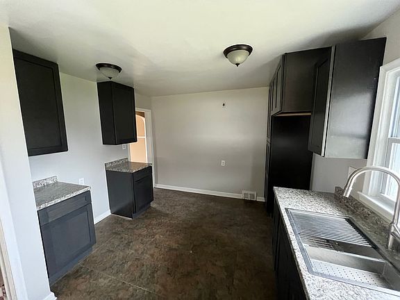 5th image of 25329 Pearl St #25329