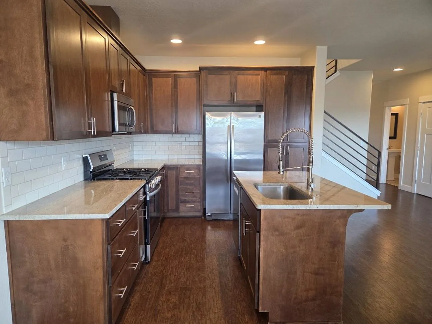 3 Bedroom Townhouse with stunning Ashland views! | Available Mid November — Photo 3