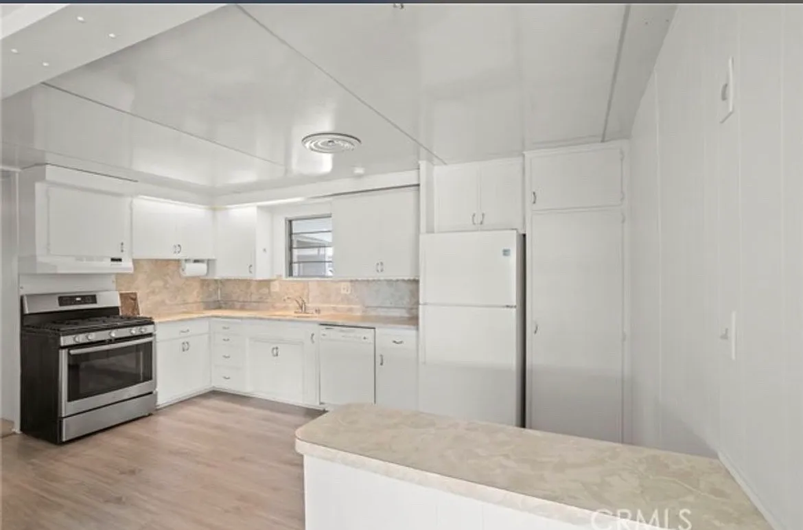 2 bed, 1100 sqft, $1,525 — Photo 4