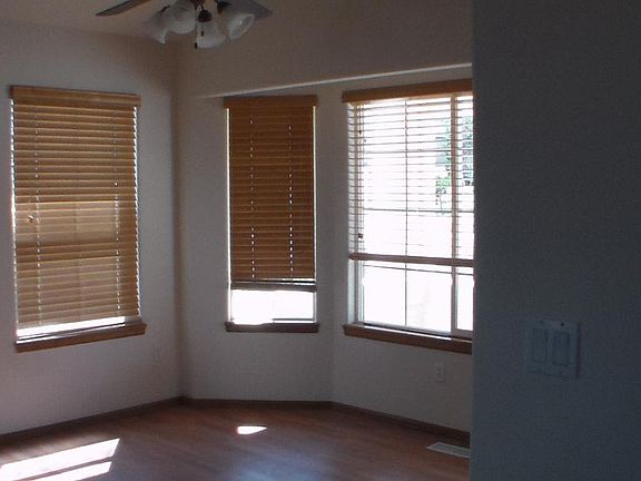 3rd image of 50 Wild Rose Dr