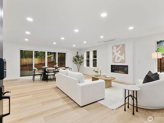 5th image of 10611 Jovita Boulevard E