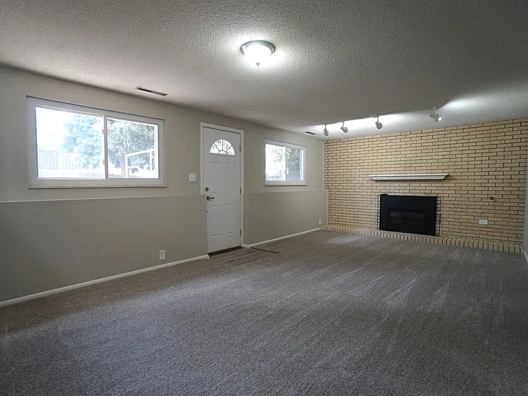 5007 Alta Loma Rd — Photo 22