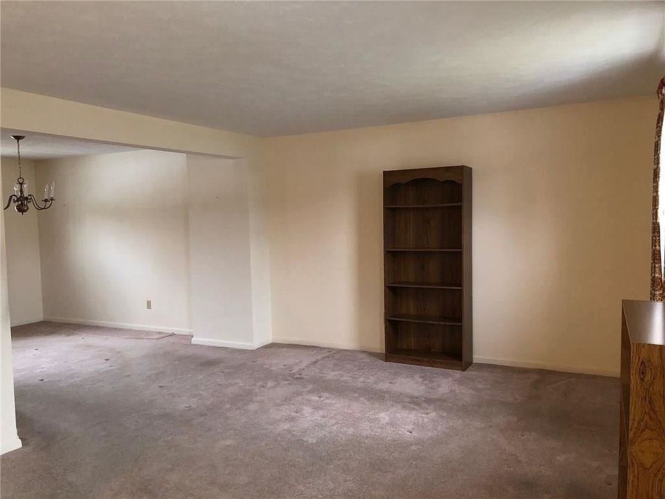 12 Queensberry Ln, Rochester, NY 14624 Zillow