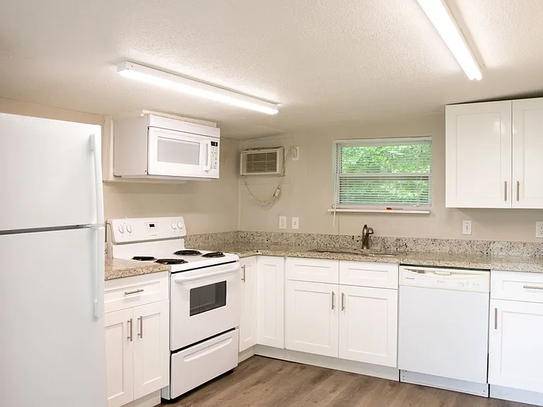 2177 Longwood Lake Mary Rd #3 — Photo 5
