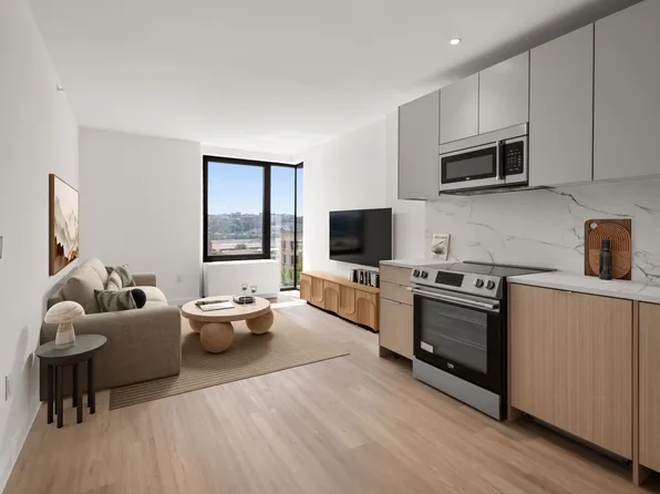 5055 Broadway 301 image 1 of 11