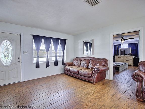 5th image of 115 Longview Rd