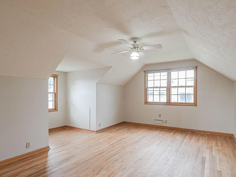 8209 Hillside Dr — Photo 26