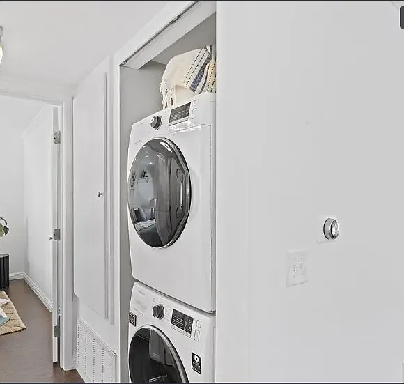 2 bed, 985 sqft, $5,000 — Photo 4