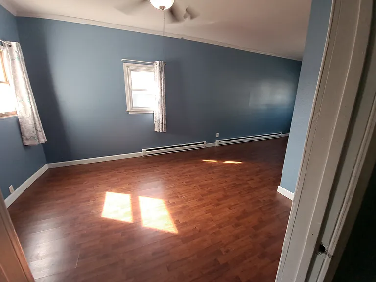 718 Center St — Photo 5